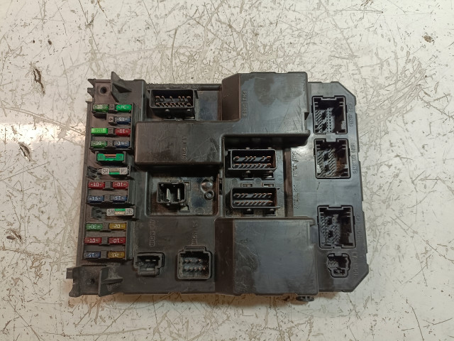 Pojistková skříňka BSI J02 307 9651196780 A 35 Peugeot