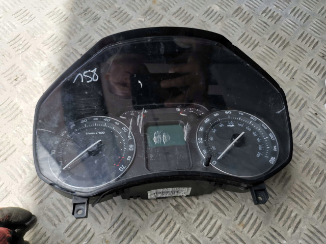 Панель приборов спидометр skoda octavia ii 2.0 tfsi 1z0920910b