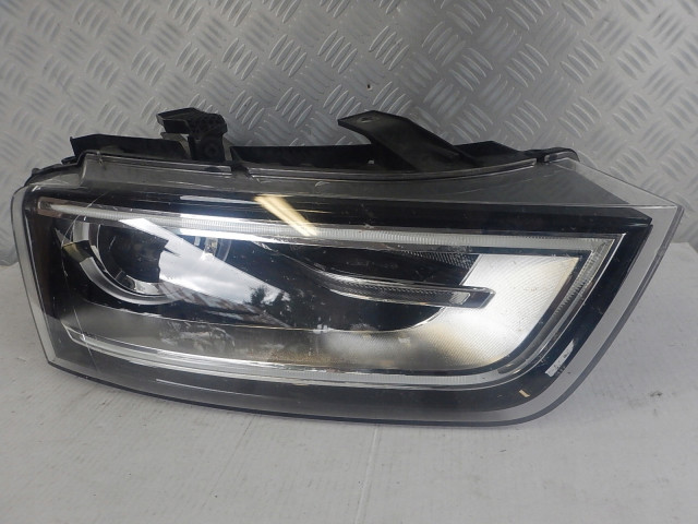 Audi q3 правая lampa bi xenon 8u0941006 Правое