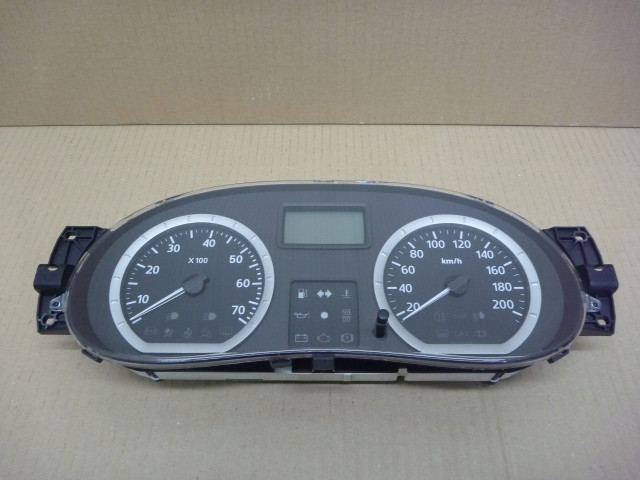 Панель приборов спидометр dacia logan i 1.5 dci P8200752820 Renault