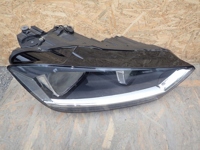 Lampa правая reflektor правое vw golf sportsvan 510  