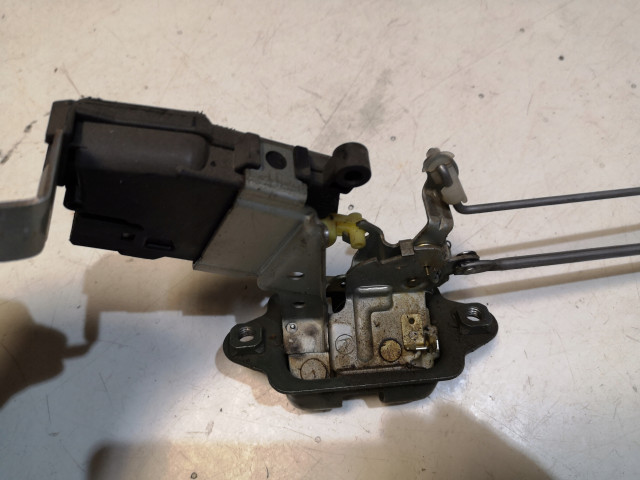 Zámek zadních dveří Subaru