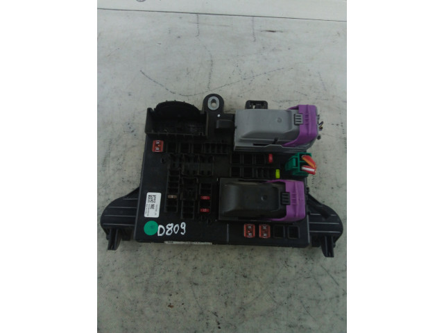 D809 блок предохранителей insignia 13277321    Opel      