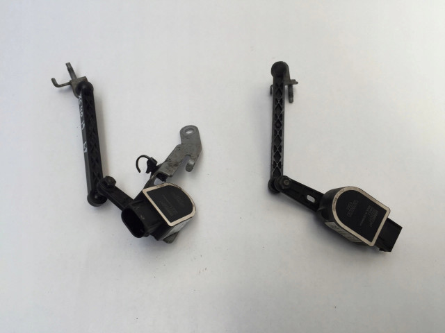 Přední světlo   32221477, 32246111 32221957 Volvo   