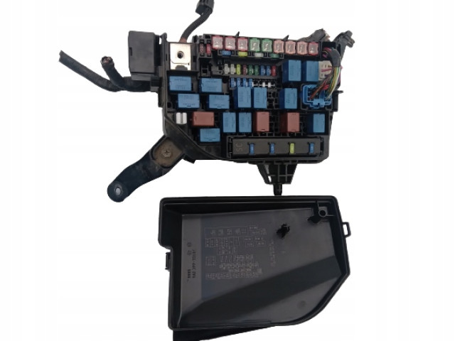 Pojistková skříňka Suzuki Kizashi 2.4 4x4         