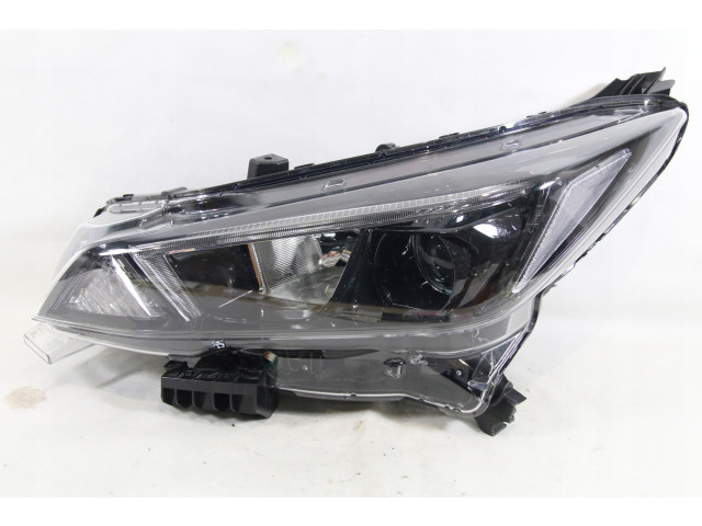 Přední světlo Nissan