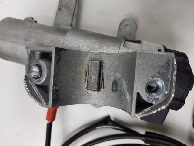 Блок управления двигателем volvo xc 90 2.4 d5 30771550 ab      