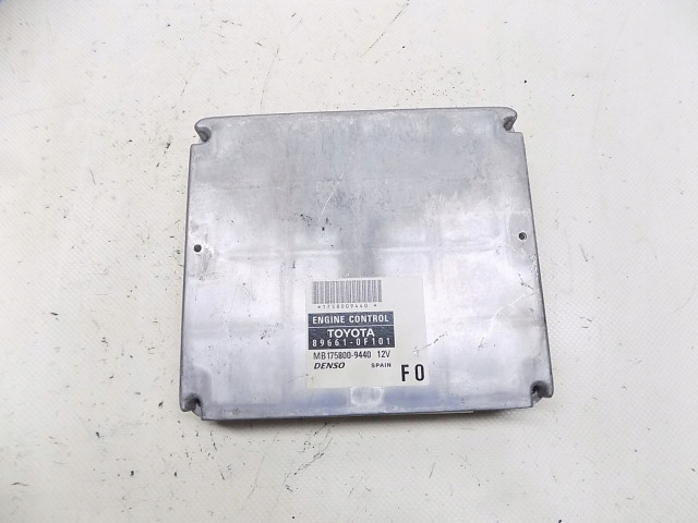 Блок управления двигателем - toyota corolla verso ii 2.2 d4d  89661-0F101, 896610F101 175800-9440   