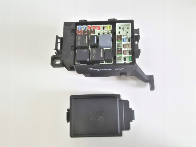 Jaguar xe xf 2.0 d блок предохранителей 16r.