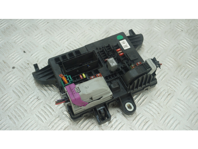 Opel insignia a блок предохранителей 22737769 22737769, 55585024