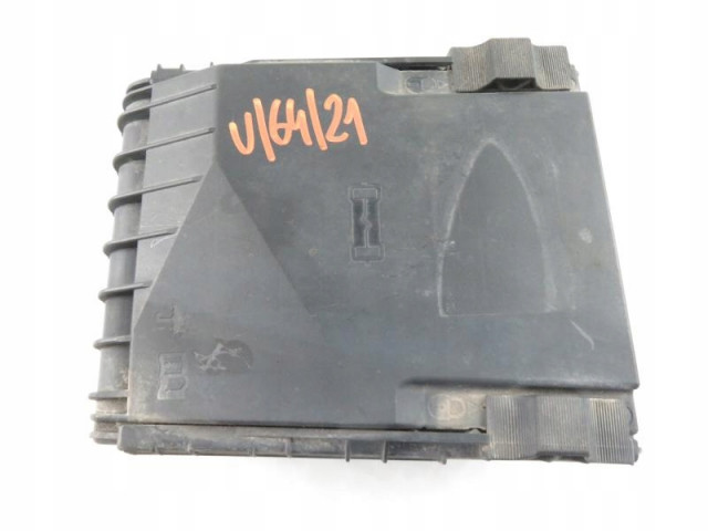 Блок предохранителей octavia ii 1k0937124p 1K0937124P, M737082 Skoda