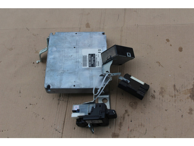 Комплект блоков управления corolla verso 2,2 d4d 04-08r ключ  89661-0F101  Denso 