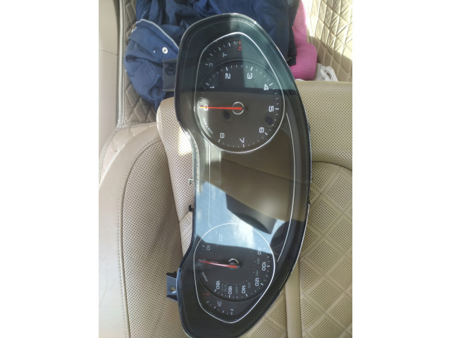 Přístrojová deska M 4H0920920E