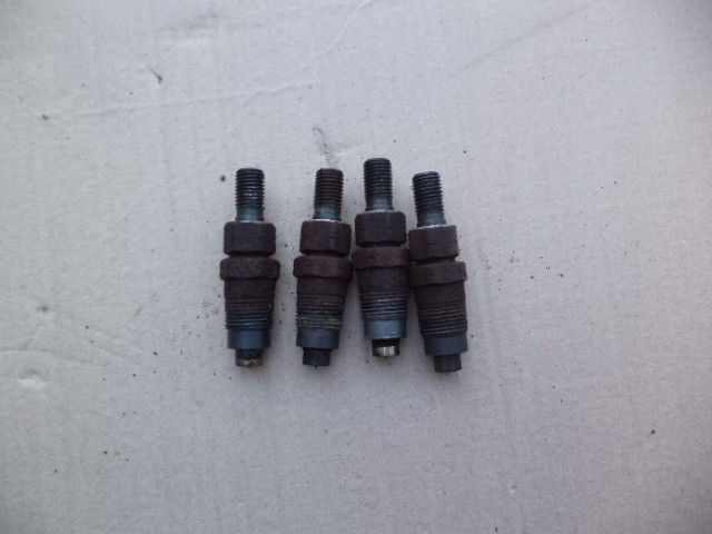 Vstřikovač 104700-3051 Mitsubishi Diesel