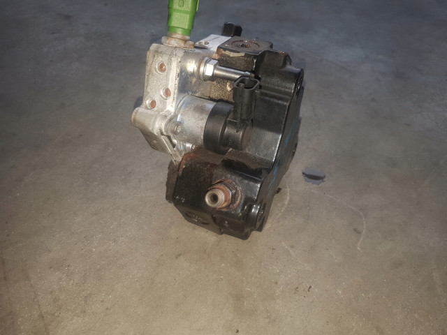 Тнвд  s60 xc90 v70 30756125 d5 185