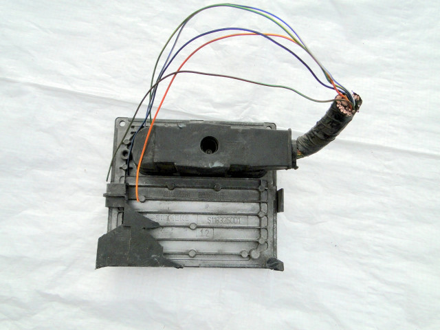 БЛОК УПРАВЛЕНИЯ FORD 2S6A-12A560-TF S118107003J 5IQN  2S6A12A560TF,   Siemens 