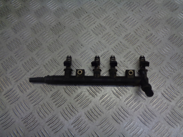 Vstřikovací lišta  3219018301, 188A4000  Fiat       pro benzínový motor