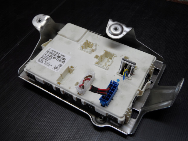 MERCEDES W205 блок предохранителей модуль SAM A2059007339    Mercedes-Benz  