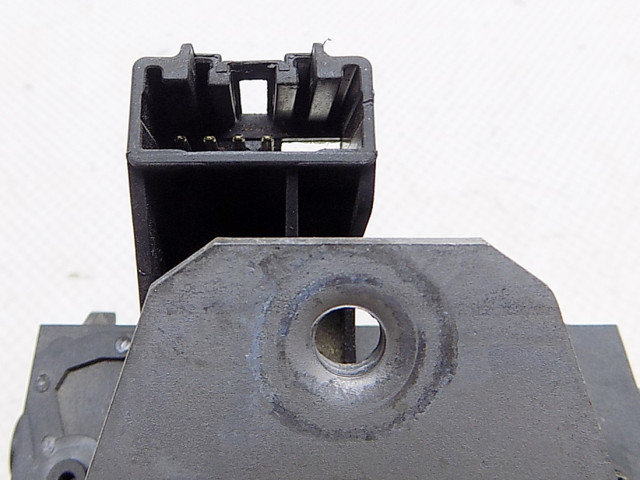 Zámek zadních dveří 31276698 31276698 Volkswagen