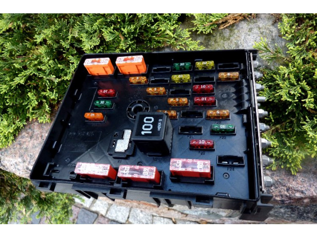 Pojistková skříňka 3C0937125 VW B6 CC Volkswagen