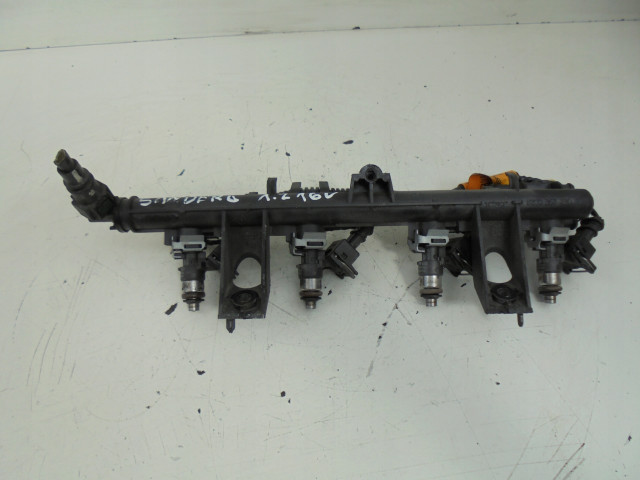 Vstřikovací lišta 0280158046, 8200367230 Dacia pro benzínový motor