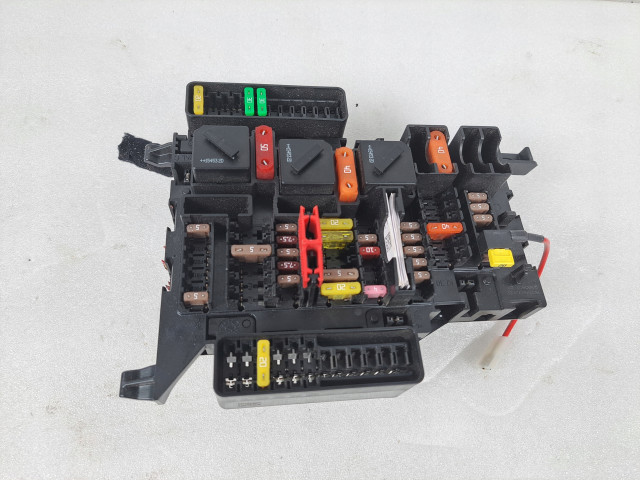 Pojistková skříňka 9270356 BMW 2 F46 F45