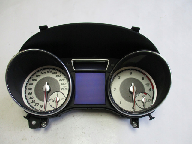 Přístrojová deska Mercedes-Benz A1569002303