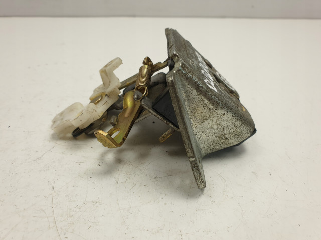 Mitsubishi Outlander I ZAMEK ЗАСЛОНКИ BAGAŻNIKA tyl        