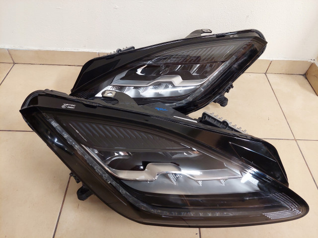 Jaguar e-pace  led  reflektorów левая + правая 