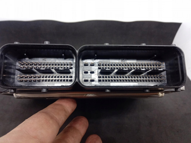 БЛОК УПРАВЛЕНИЯ ДВИГАТЕЛЕМ AUDI A4 B8 2.0 TDI 03L906018JR    Bosch 