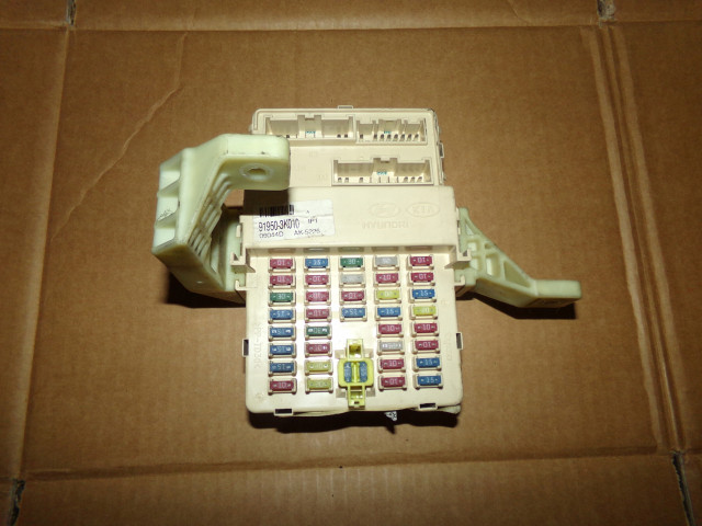 Pojistková skříňka    IV 2.4 B 04-09    Hyundai   