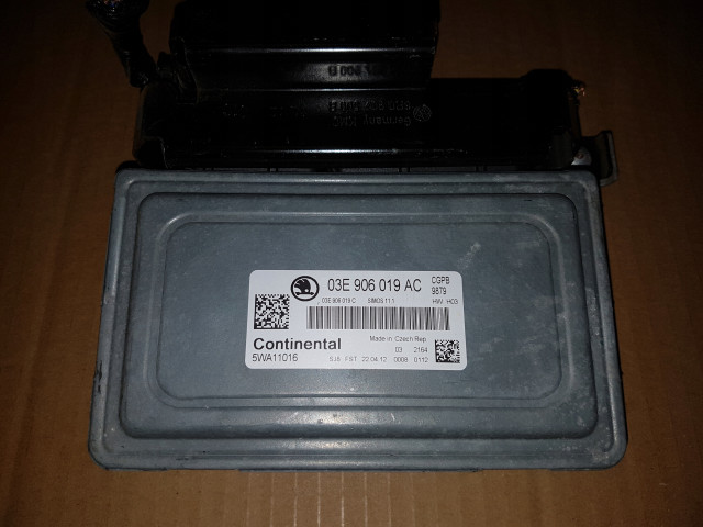 БЛОК УПРАВЛЕНИЯ БЛОК УПРАВЛЕНИЯ 03E906019AC 5WA11016 *K33  03E906019AC,   Continental 