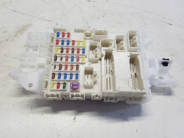 Vitara iii 1.4t блок предохранителей AA0A-4880 Suzuki