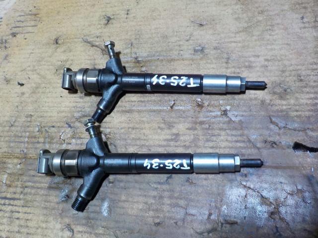 Denso 23670-0r030 форсунка