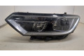 Фара передняя  Volkswagen Passat 8 2015- левая 