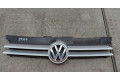 Решетка радиатора  Volkswagen Golf 4 1997-2005          1J0853651H
