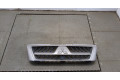 Решетка радиатора  Mitsubishi Pajero / Montero 2000-2006          
