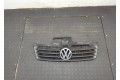 Решетка радиатора  Volkswagen Polo 2001-2005          