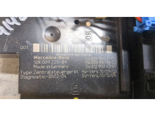 Блок предохранителей  Mercedes C W204 2007-2013           2.1