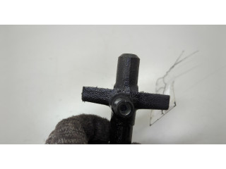 Форсунка топливная Mitsubishi Pajero / Montero 2000-2006 ME203961