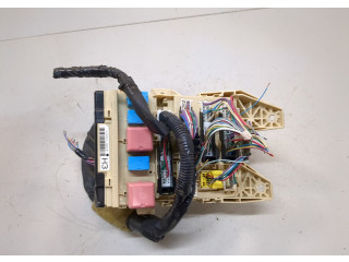 Блок предохранителей  Toyota Highlander 2 2007-2013      827300E590   