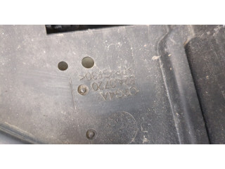 Вентилятор радиатора  Jaguar XE 2015-    2.0 бензин       