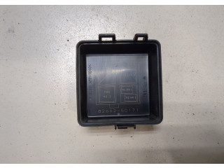 Крышка блока предохранителей Lexus LS460 2006-2012 8266250171 4.6