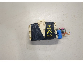 Блок предохранителей  Toyota 4 Runner 2003-2009           4.7