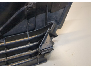 Решетка радиатора  Renault Laguna 2 2001-2008           1.9 8200390126