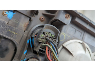 Фара передняя  Land Rover Discovery 3 2004-2009 правая 