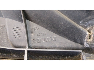 Решетка радиатора  Renault Laguna 2 2001-2007          