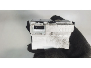 Дисплей бортового компьютера  Audi A4 (B5) 1994-2000 8D0919272         