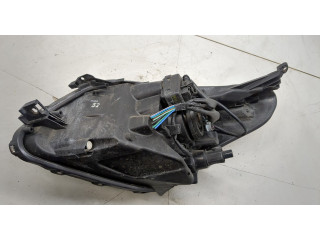 Фара передняя  Toyota Urban Cruiser правая 