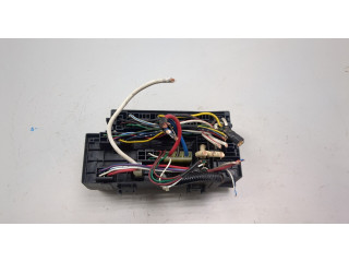 Блок предохранителей Mitsubishi Carisma